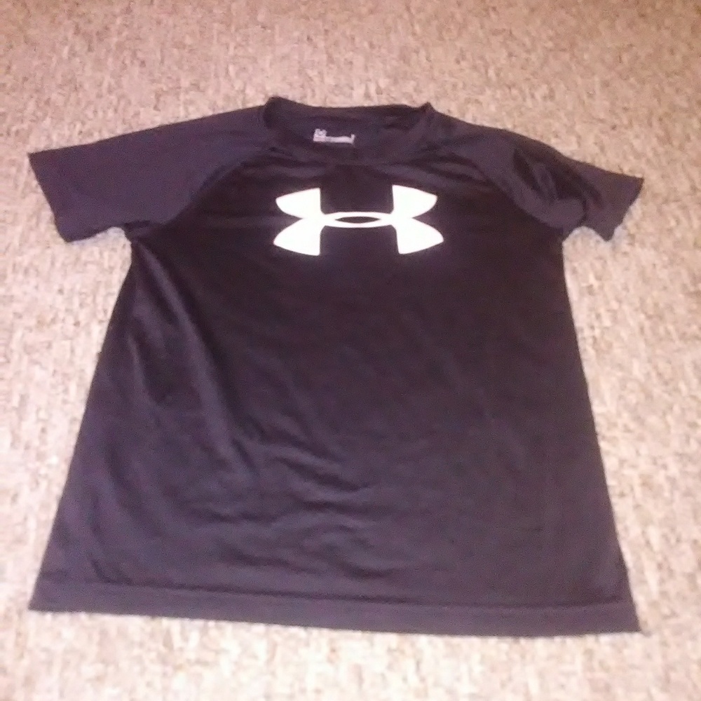 Under armour boy shirt